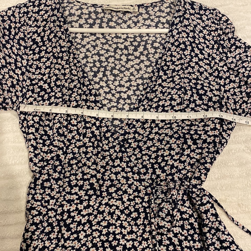 Abercrombie & Fitch Ditsy Floral Linen Real Wrap Dress - Picture 9 of 12